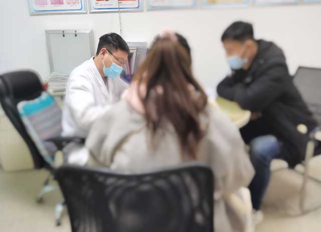 河南省医药院肝病名医携手上海肝病专家联合会诊