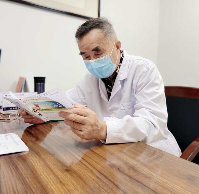 河南省医药院肝病名医携手上海肝病专家联合会诊